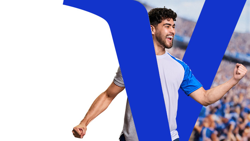 Hombre gritando un gol